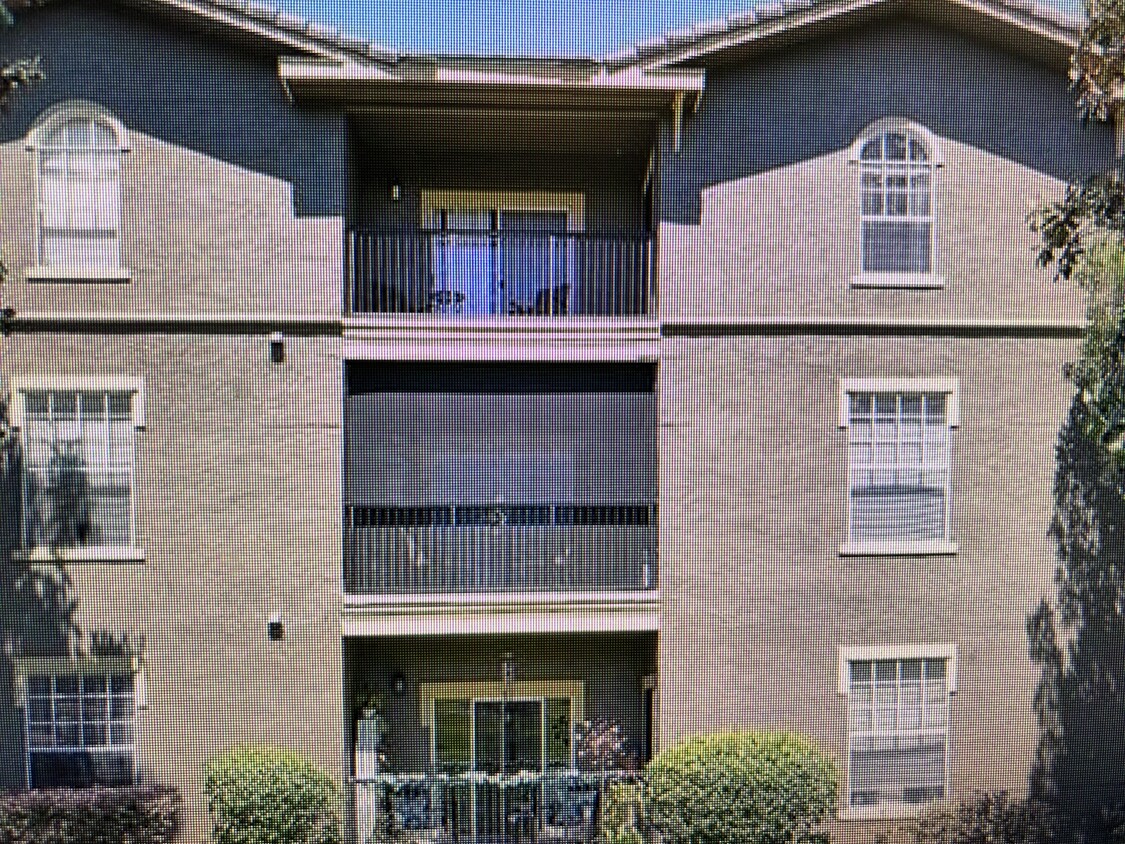 Building Photo - 820 Camargo Way