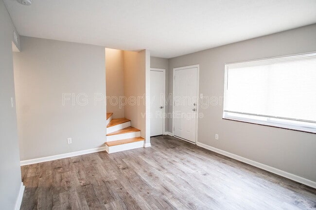 Photo - 121 Louella Dr Apartment