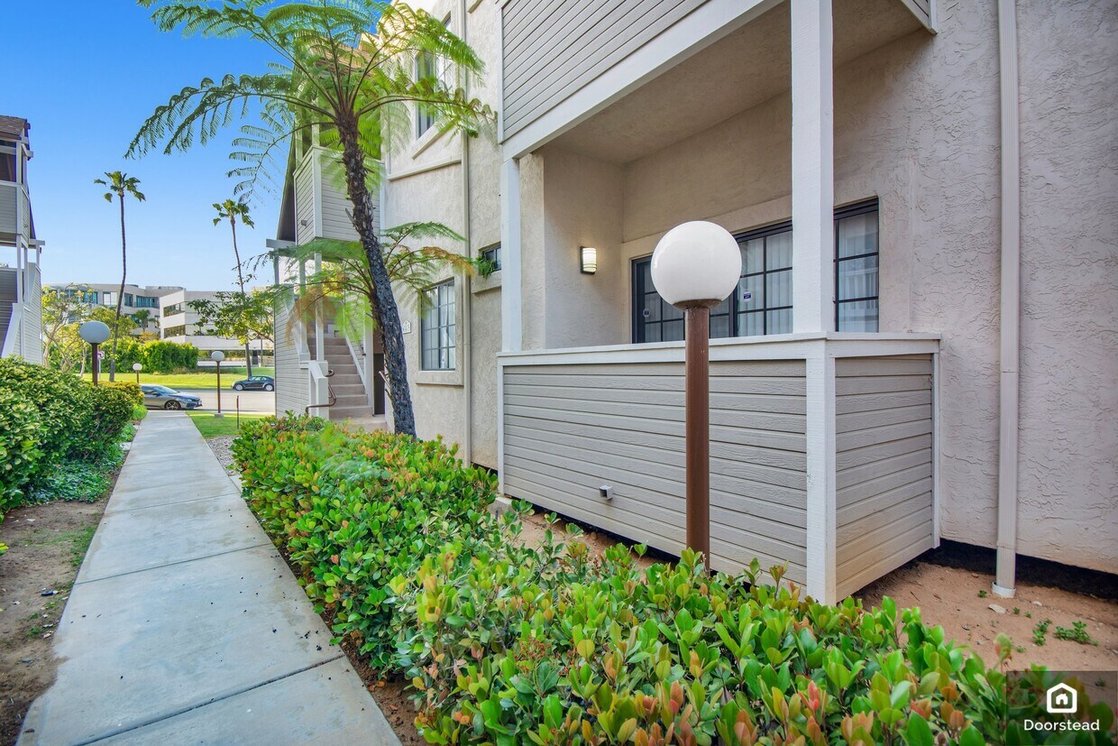 Foto principal - 9310 Towne Centre Dr