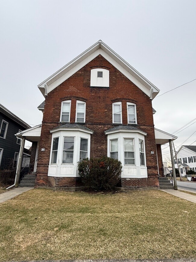 Foto del edificio - 31 Saratoga Ave