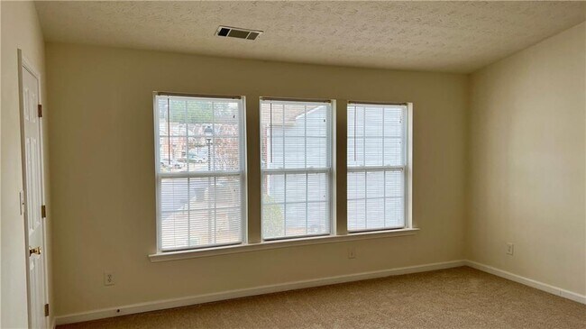 Foto del edificio - 3900 Dandridge Way NW