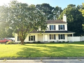 Building Photo - 3917 Larchwood Dr