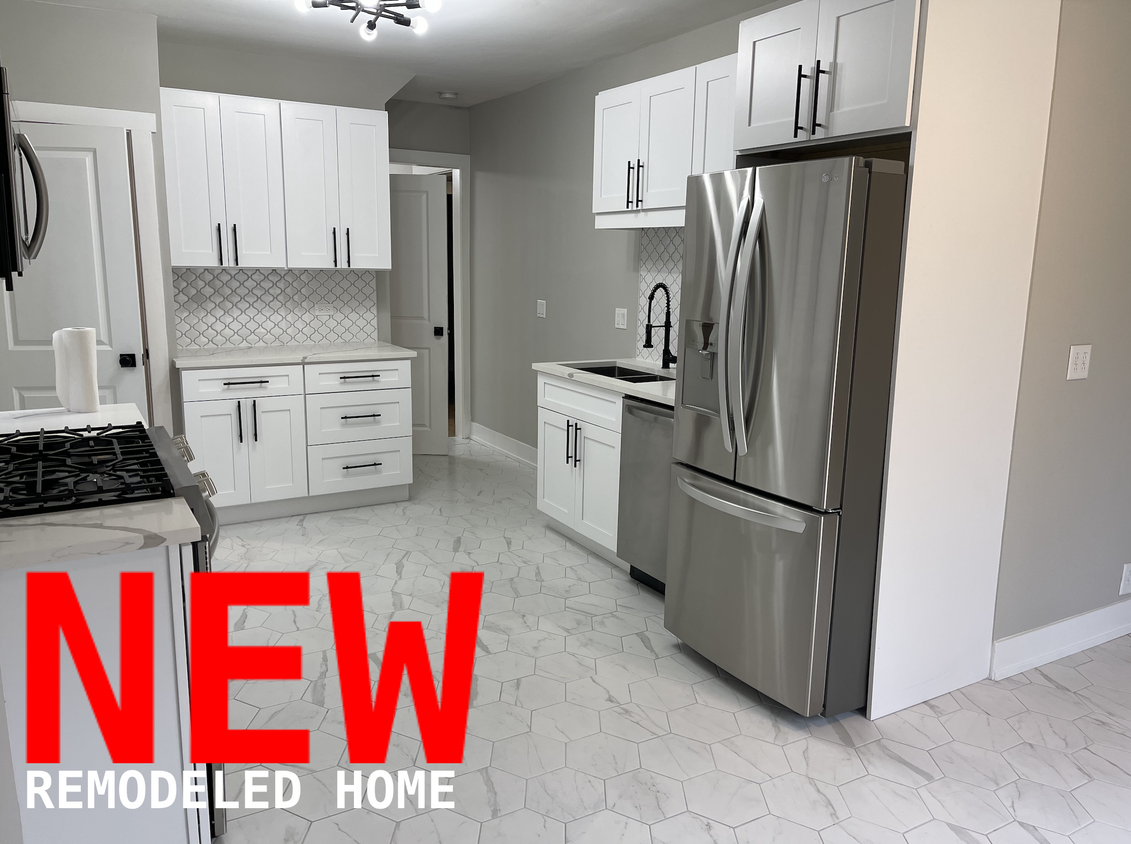 Kitchen - 6507 W Raven St