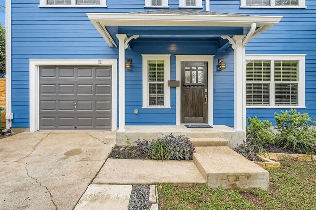 Building Photo - 1117 Algarita Ave