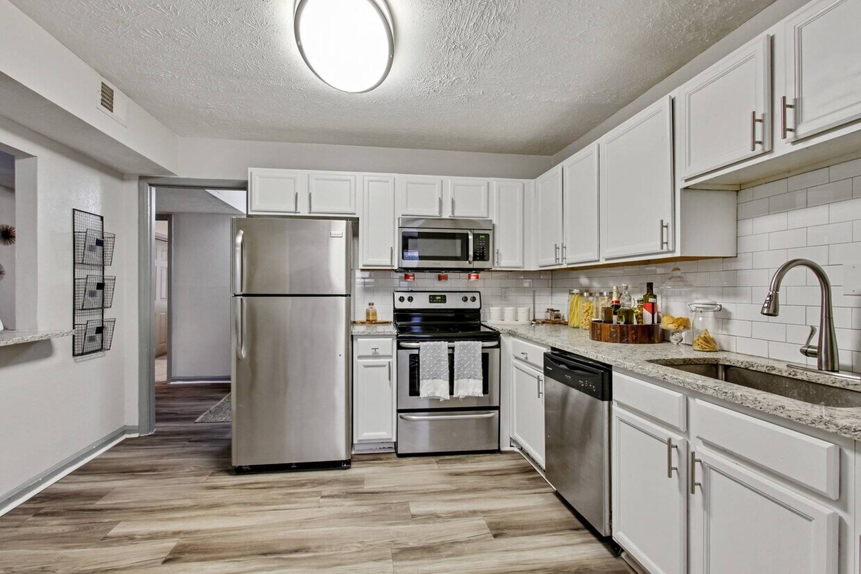 Elliot Apartments on Abernathy Apartments 550 Abernathy Rd NE Atlanta