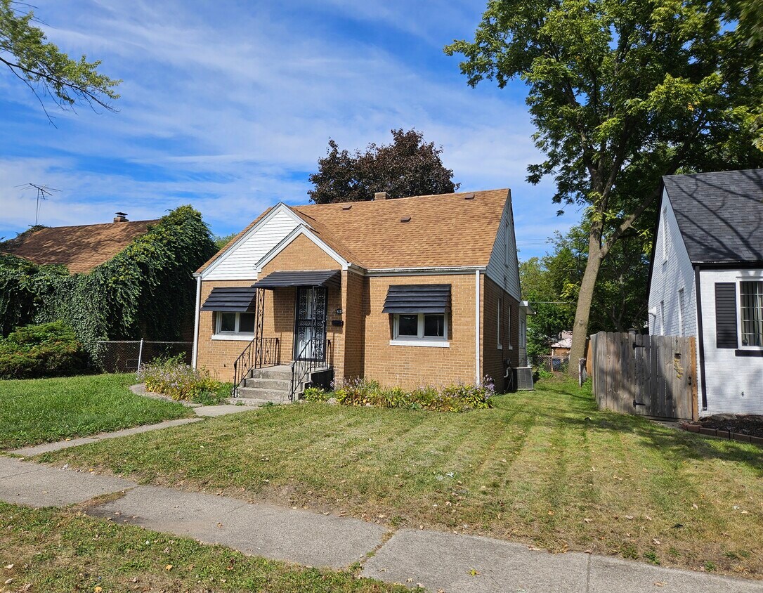 Primary Photo - 512 W 49th Ave