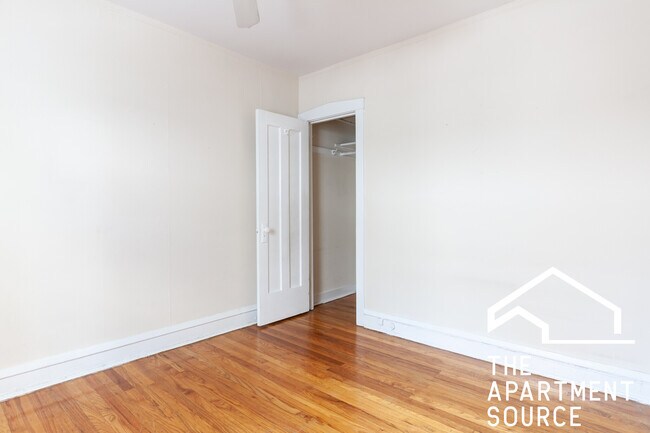 Building Photo - 516 W Cornelia Ave