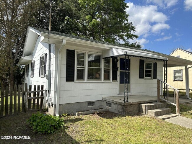 Building Photo - 3754 Cameron St