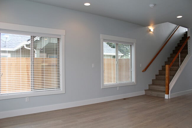 Foto del edificio - 827 NW Victoria Ave