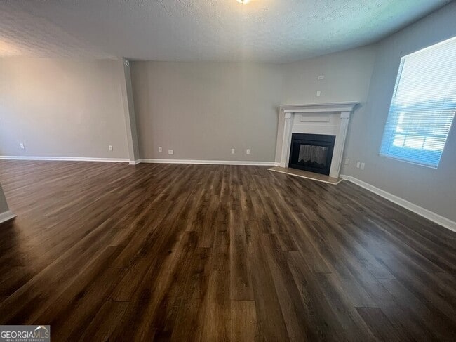 Building Photo - 309 Goldenrod Dr