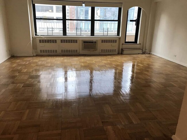 Foto del edificio - 399 E 72nd St