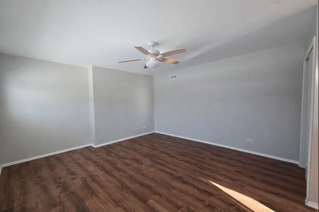 Building Photo - 25151 W Lincoln Dr