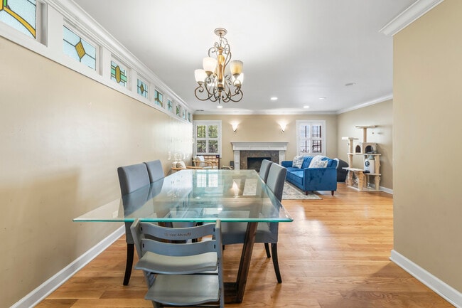 Foto del edificio - 641 Silver Rock Ln