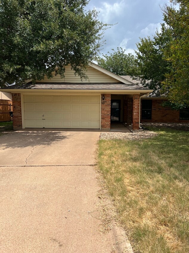 Foto principal - 3209 Amarillo St
