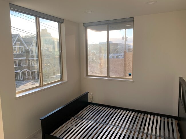 Bed Room For Rent - 1630 S Lane St