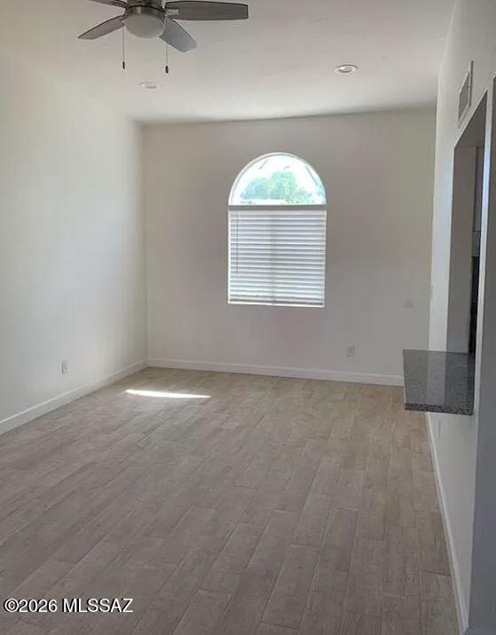 Foto del edificio - 1410 E Hedrick Dr