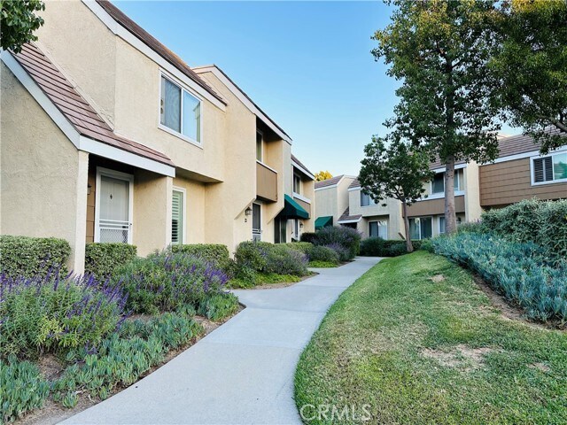 Building Photo - 25 Brookfield