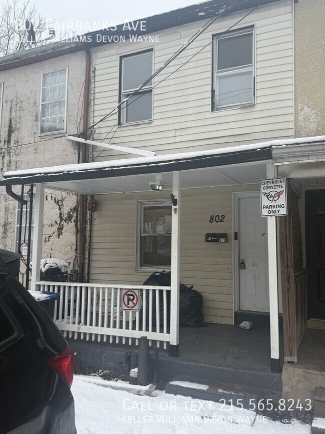 Building Photo - 802 Fairbanks Ave