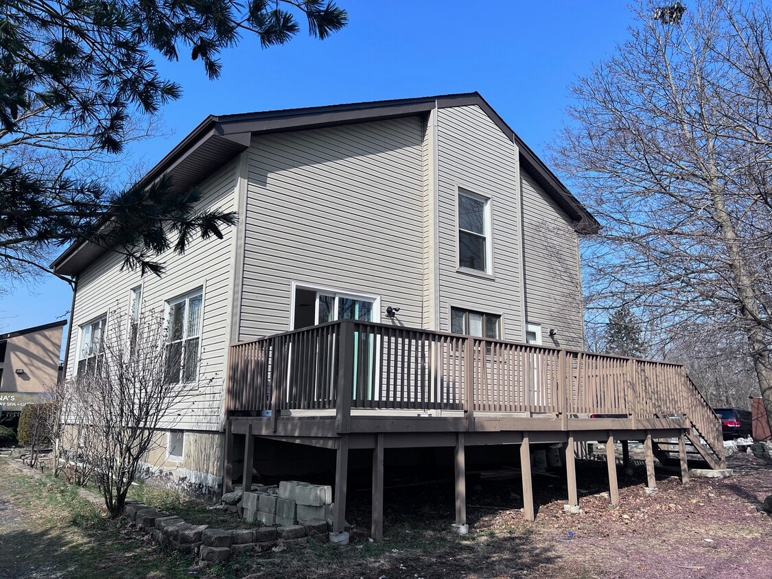 Primary Photo - 12 Sylvan Ave