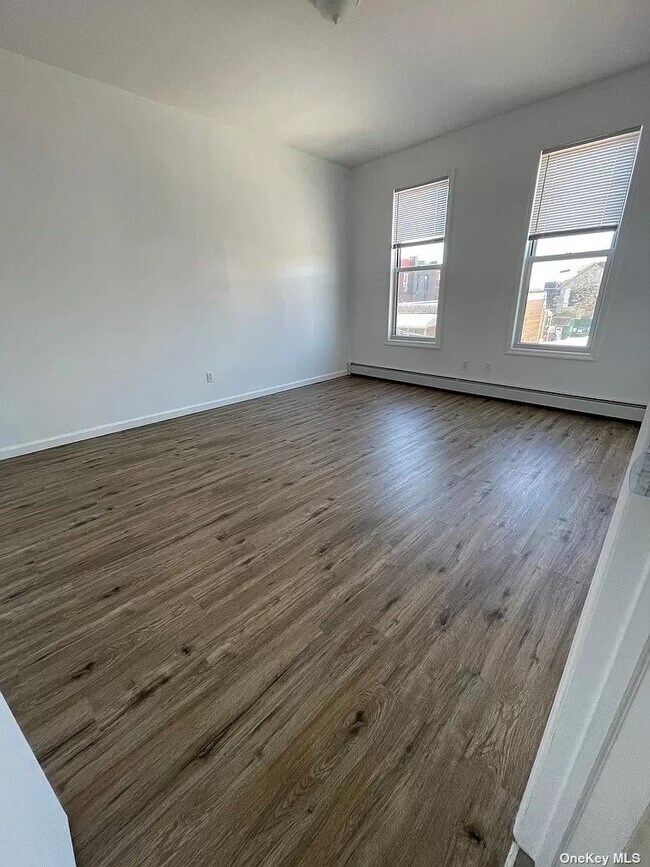 Building Photo - 2072 W 9th St