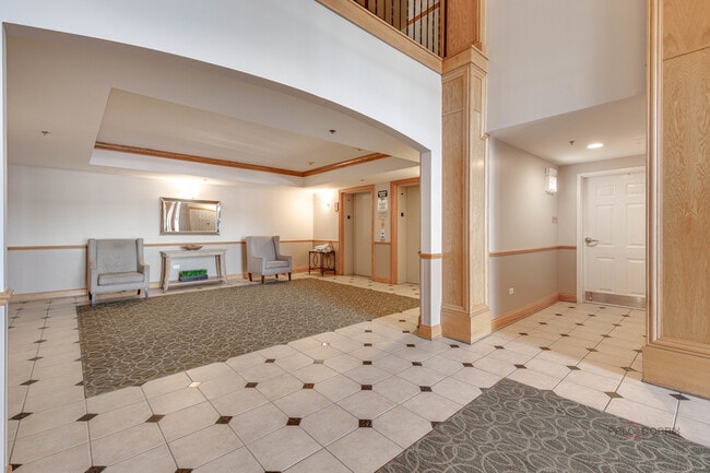 Building Photo - 8727 W Bryn Mawr Ave