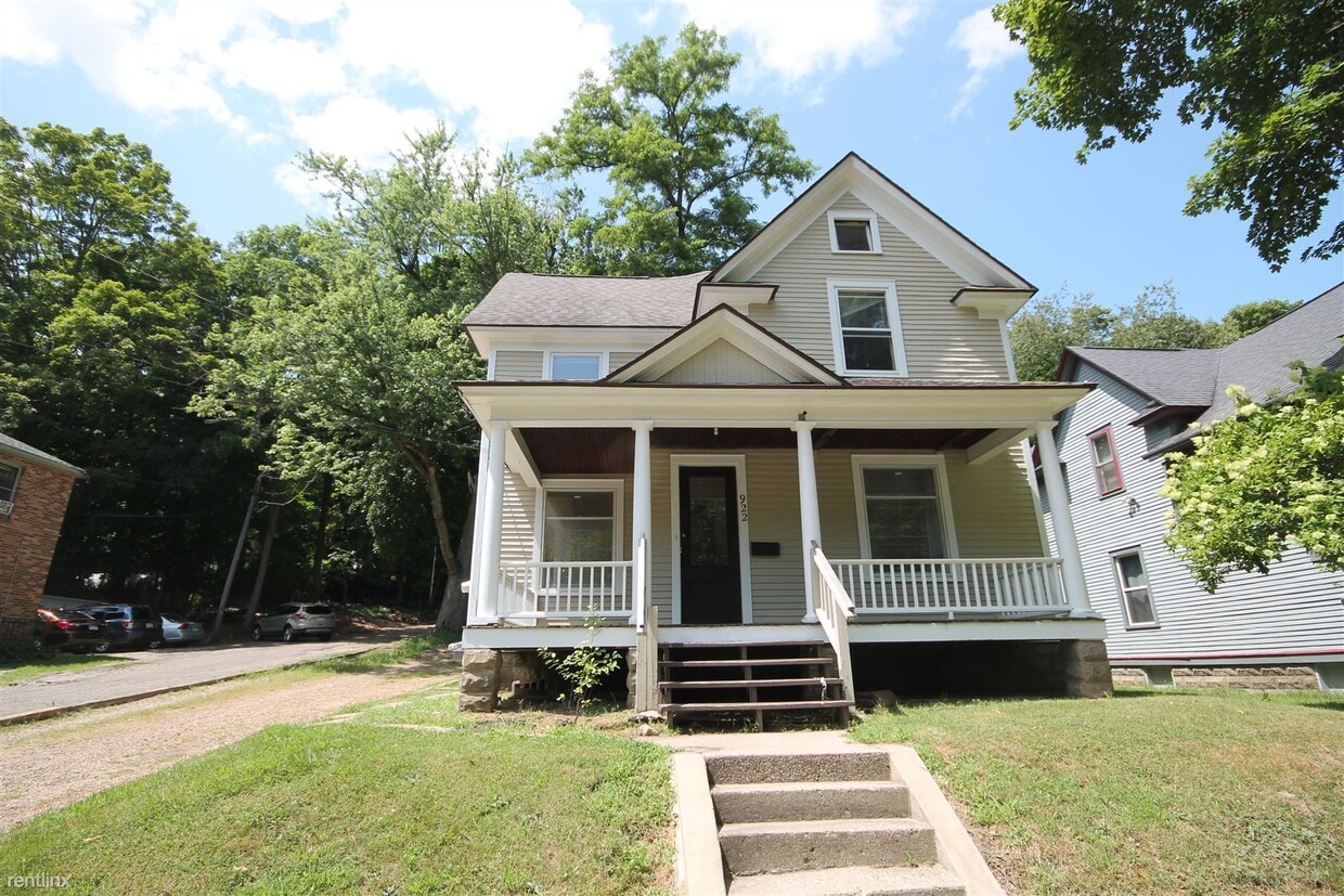 Primary Photo - 4 br, 2 bath House - 922 Davis St 922 Davis