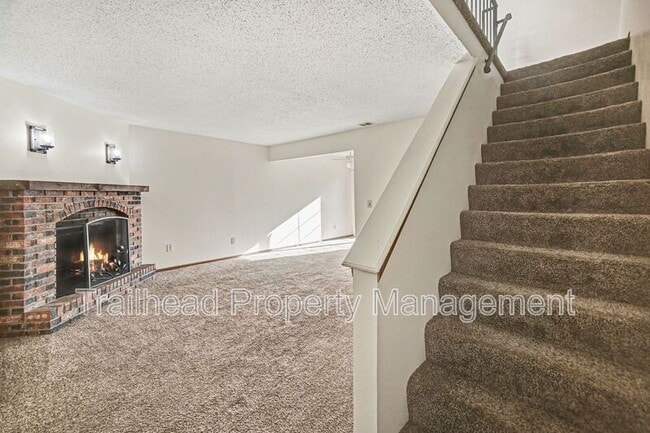 Foto del edificio - 410 NW Nottingham Ln