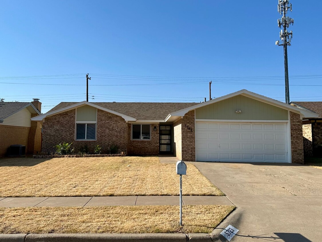 Primary Photo - Bonus Room!