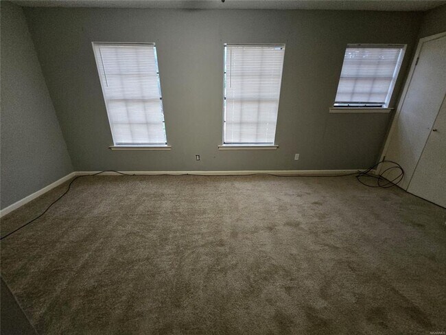 Foto del edificio - Charming 3-Bed, 2-Bath Townhouse in the Heart of Montgomery