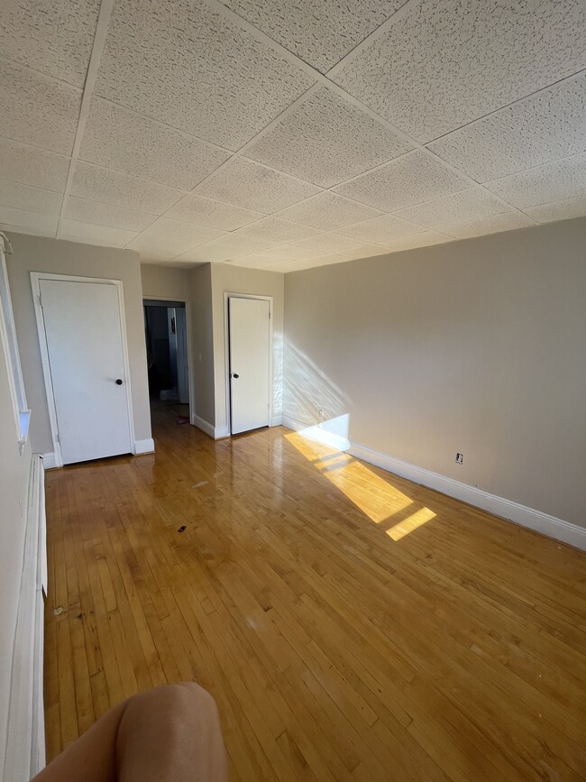 Building Photo - 418 4th St