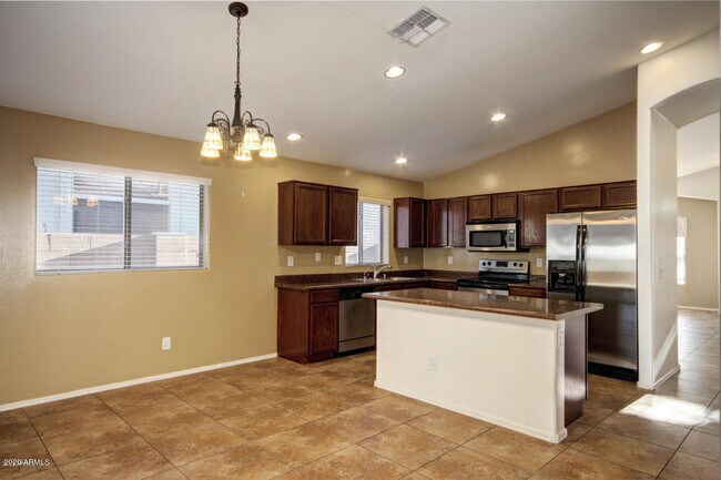 Foto del edificio - 24106 N 25th Pl