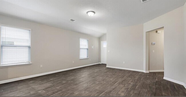 Foto del edificio - 14004 Levy Ln