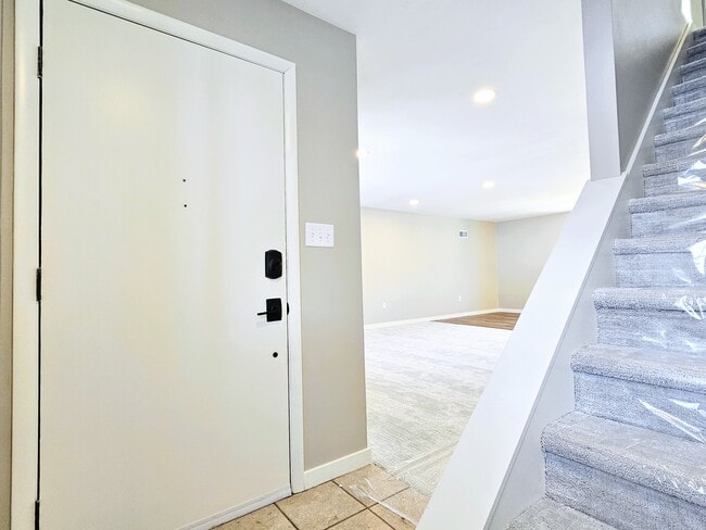 Building Photo - 800 Galen Hall Rd