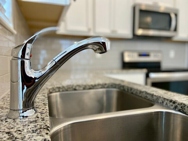 Foto del edificio - 3/2.5 Town Home in Goldenrod Reserve In Or...