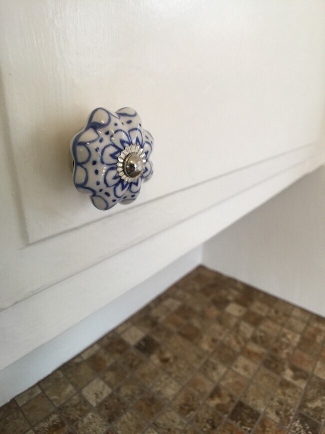 Cabinets - 508 W Fleming St