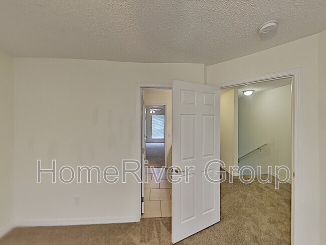 Foto del edificio - 8435 Chisholm Rd