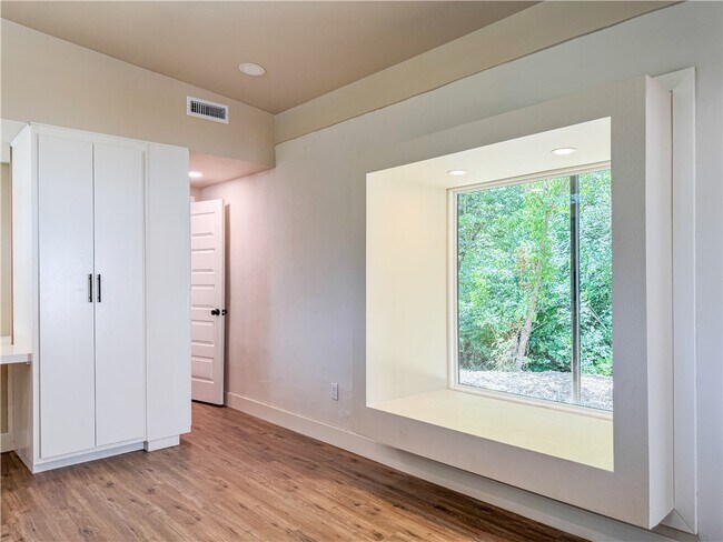 Foto del edificio - 1111 S Ray Ave