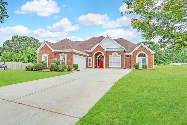 Building Photo - 1135 Rowanshyre Cir