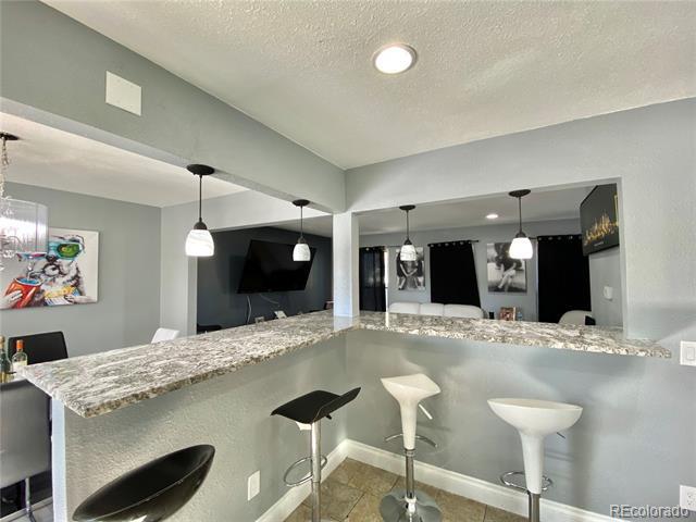 Foto del edificio - 2468 S Evanston St