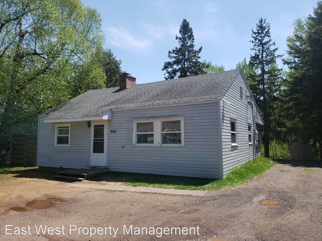 Primary Photo - 3 br, 1 bath House - 920 W Arrowhead Rd
