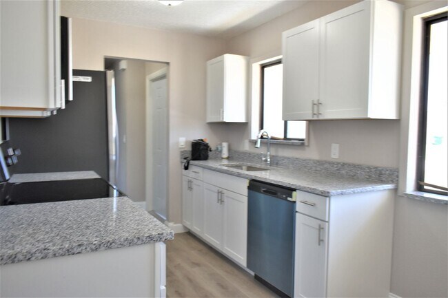 Foto del edificio - 3 br, 2 bath House - 5032 Chaves Circle