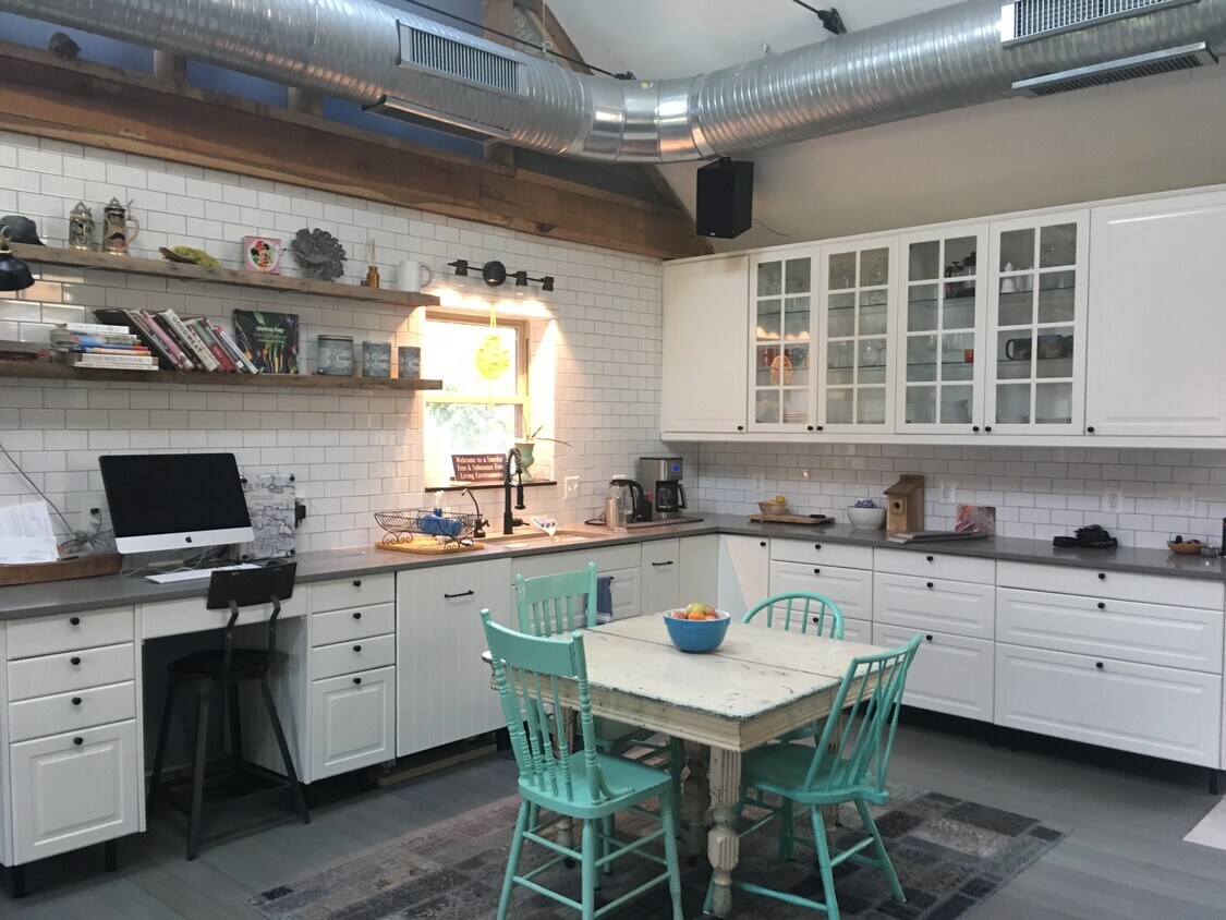 Kitchen - 14201 Cedarbrook Dr