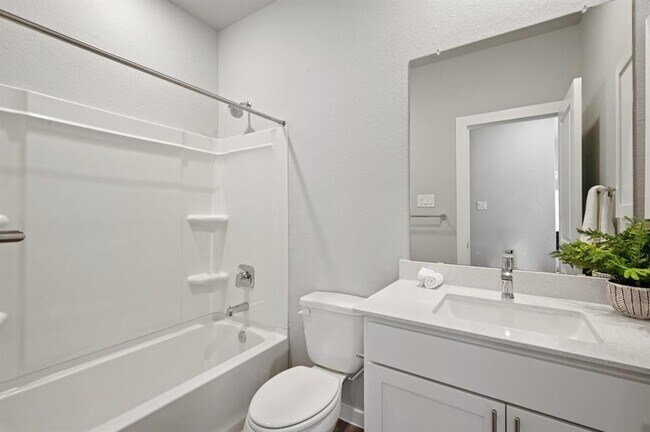 Foto del edificio - 5246 Redds Lk Dr