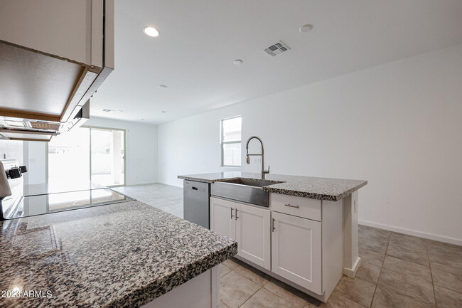 Foto del edificio - 4312 W Allen St
