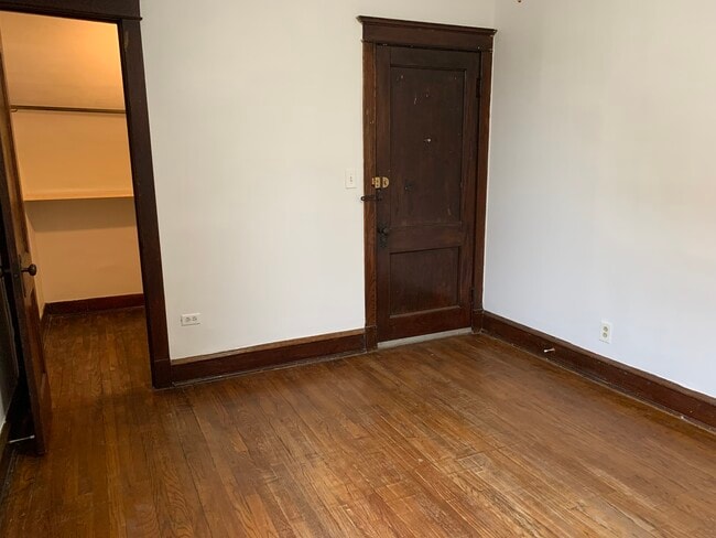 Foto del edificio - 2744 N Kimball Ave