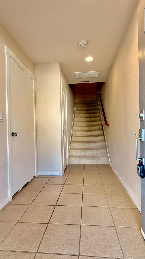 Foto del edificio - Spacious 2 Bed 2.5 Bath Lakemont Townhome with Greenbelt Views.