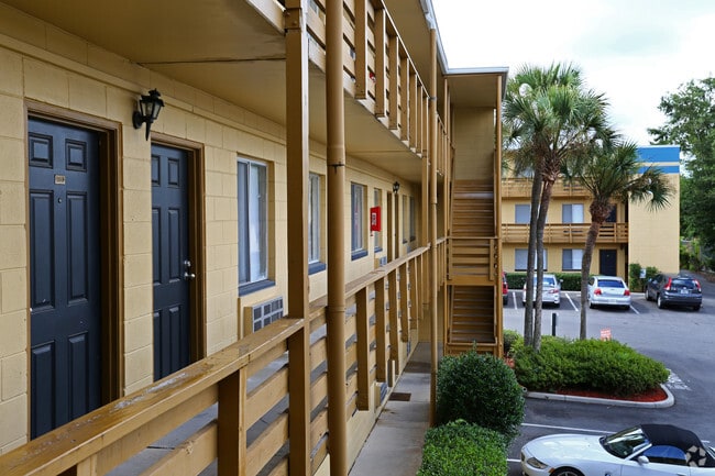 Building Photo - Campus Walk