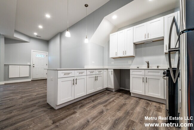 Building Photo - 3579 W McLean Ave
