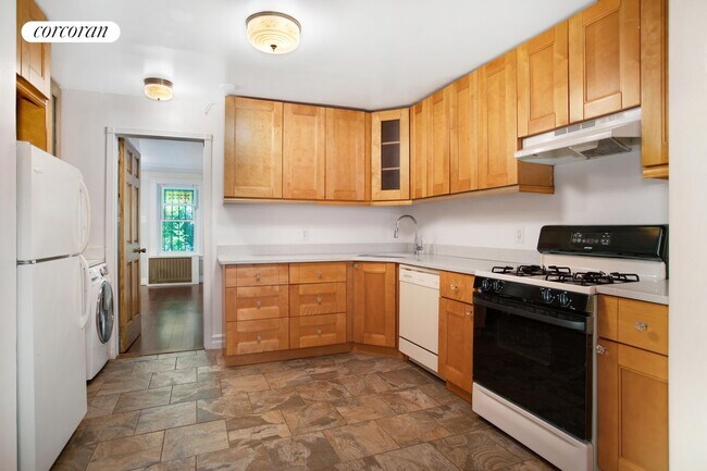 Building Photo - 234 St Johns Pl