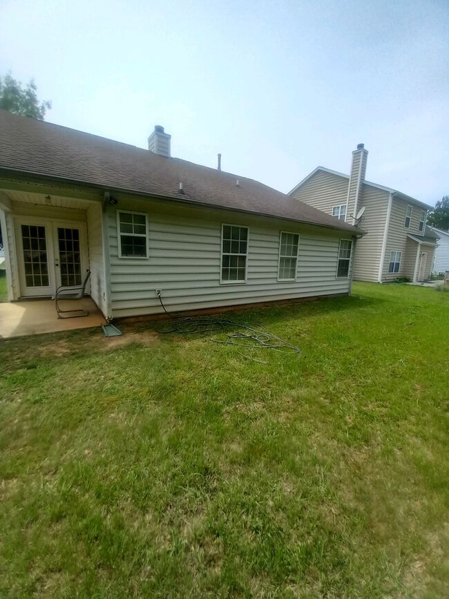 Building Photo - Charming 3 bedroom 2 Bath Home for Rent in...